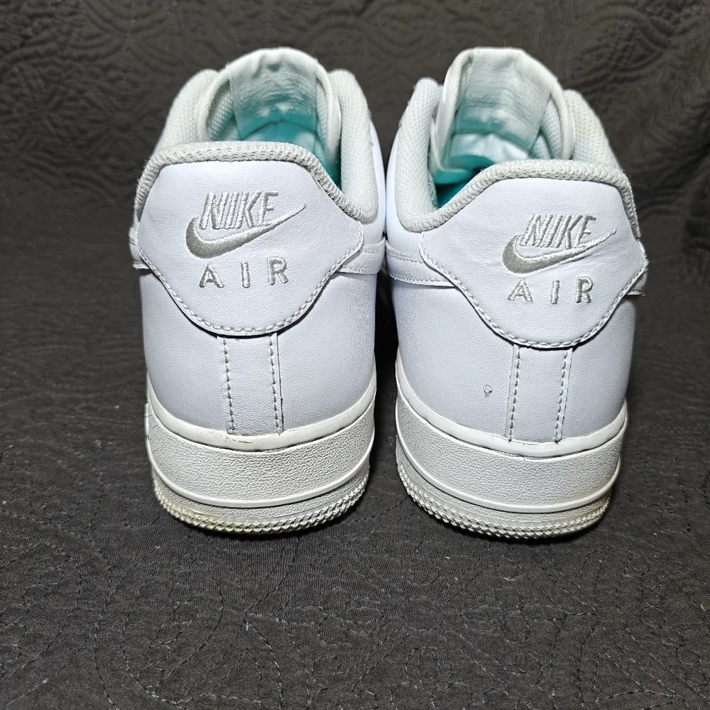 Nike Air Force 1 Low Top '07 Triple White Light Sneakers Men's Size 10